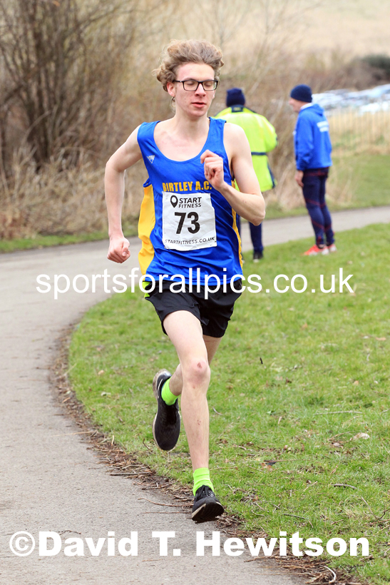 Senior men and veteran men over-40s NECAA Road Relay Champs., Hetton Lyons Park, Hetton le Hole, County Durham. Photo: David T. Hewitson/Sports for All Pics